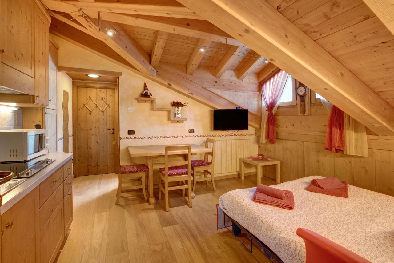 Appartement Dei App 5 *